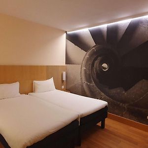 Habitación con 2 Camas Individuales Adaptada para Discapacitados